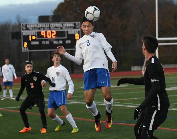 Solo Soccer Drills for Center Backs: Improving Aerial Control & Clearance Under Pressure